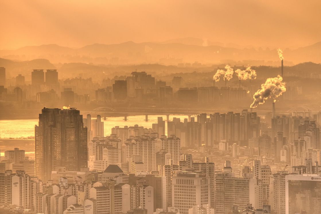 Smog über der Stadt Seoul in Südkorea