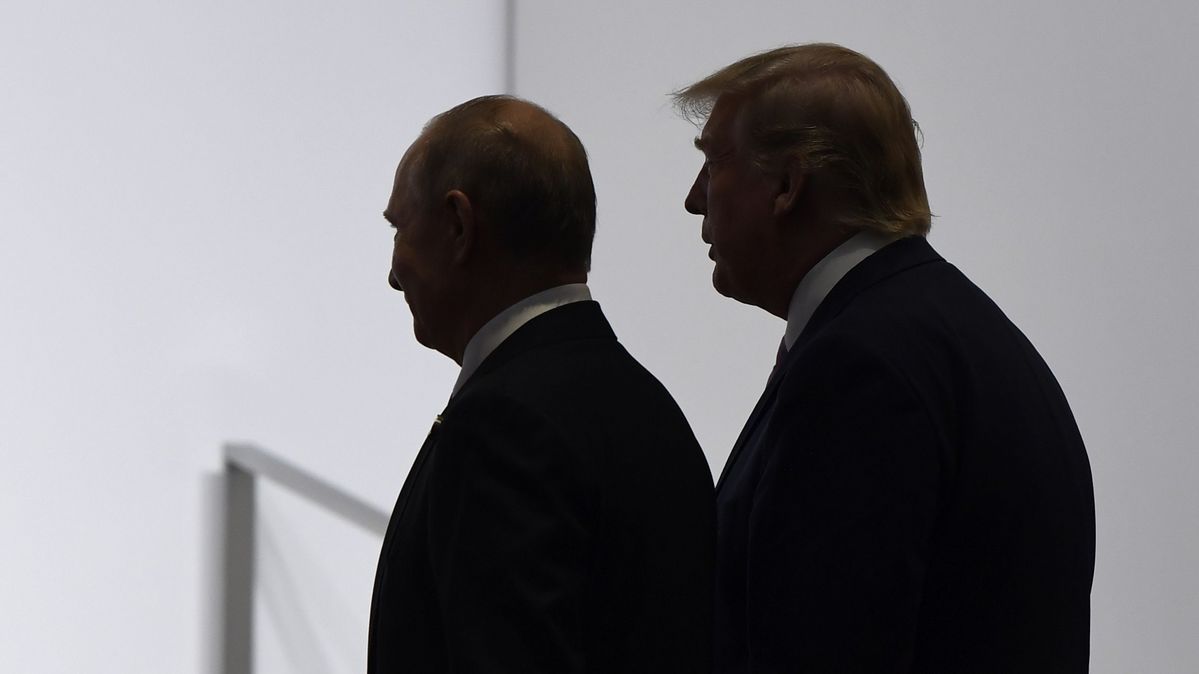 US-Präsident Donald Trump und der russische Präsident Wladimir Putin beim G20-Gipfel 2019 in Osaka, Japan