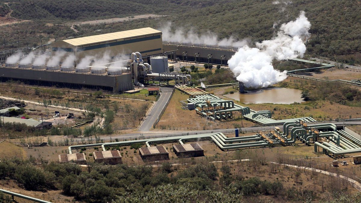 Aufnahme des Geothermiekraftwerks Olkaria IV nahe der Rift-Valley-Stadt Naivasha in Kenia Geothermiekraftwerks