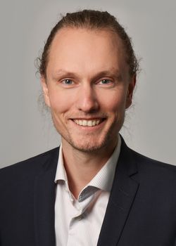 Dr. Tobias Scholz