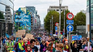 23. Oktober 2022: Über 25.000 Menschen demonstrieren im Europaviertel in Brüssel für einen Kurswechsel in der Klimapolitik.
